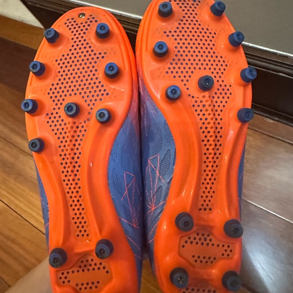🆕Kids Orange and Blue Soccer Cleats new - Picture 9 of 9